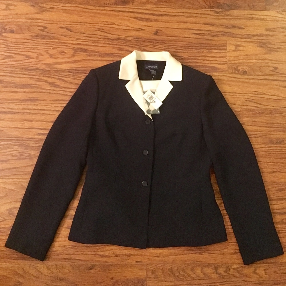 NWT Ann Taylor Blazer and sleeveless top size 8